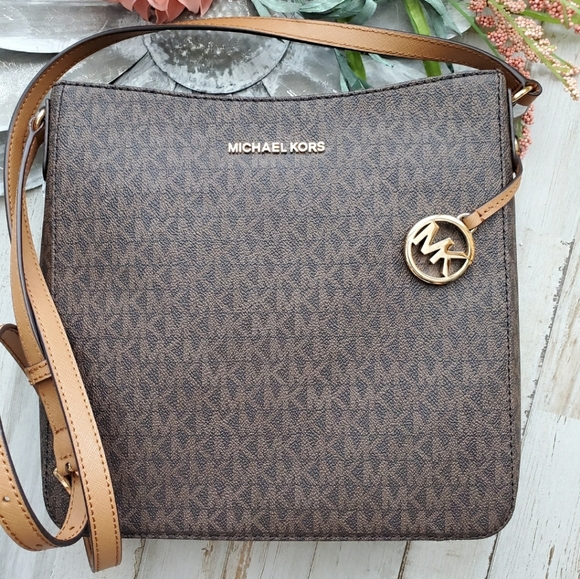 Michael Kors - Picture 3 of 5